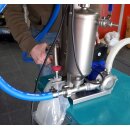 Abfüllgerät Bag-in-Box + Kanister heißen Saft : Fischer BIB Abüller mit Impellerpumpe, digitalem Durchflussmesser und Vitop-Verschlusszange,  flexible Zapfpistole auch für Kanister- oder Kannen-Abfüllung geeignet (Versand kostenfrei*)