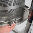 NEU 2025 - Fischer -Lahr®  FPF90 PRO Edelstahl Hydropresse kippbar:  90 Liter Kelter / Apfelpresse / Obstpresse mit Wasserdruck-Antrieb, nur bei Fischer mit zusätzlichem Druckminderer (!), inkl. Presstuch, komplett INOX, mit Fahrwerk (versandkostenfrei)*