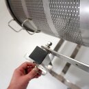 NEU 2025 - Fischer -Lahr®  FPF90 PRO Edelstahl Hydropresse kippbar:  90 Liter Kelter / Apfelpresse / Obstpresse mit Wasserdruck-Antrieb, nur bei Fischer mit zusätzlichem Druckminderer (!), inkl. Presstuch, komplett INOX, mit Fahrwerk (versandkostenfrei)*