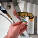 NEU 2025 - Fischer -Lahr®  FPF90 PRO Edelstahl Hydropresse kippbar:  90 Liter Kelter / Apfelpresse / Obstpresse mit Wasserdruck-Antrieb, nur bei Fischer mit zusätzlichem Druckminderer (!), inkl. Presstuch, komplett INOX, mit Fahrwerk (versandkostenfrei)*