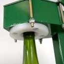 Der günstige Verkorker für Wein - mit bewährter Technik: Klassischer Fischer-Lahr VK110, Weinflaschen Handverkorker stehend / Standverkorker, Vierbacken-Verkorker für synthetische und Natur-Korken bis  Durchmesser 25mm,  für Flaschen von ca. 29 bis 35cm