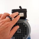 Edelstahl Wein-und Saftpumpe: Kreisel-Pumpe KPE20  Enos, 1680 Liter/Std., heiß bis 90°C, Pumpengehäuse Edelstahl AISI 304, Laufrichtungs-Umkehr, lebensmittelechte Abfüllpumpe mit 3/4" Zoll Anschlüssen, ca. 0,45 PS, 230V, 4,8kg mit Tragegriff,  made in EU