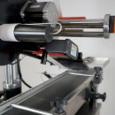 Fischer-Lahr Verpackungs- Etikettierer GST113ET automatisch,  für horizontale Etiketten, Etikettiermaschine für flache Verpackungen wie Beutel, Deckel-Labels von Gläsern oder Kartons  etc,, mit Fließband, bis zu 120 Etiketten/Min. (Versand kostenfrei *)