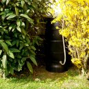 YERD Regenfass Set: 170 l Regentonne Wassertank, schwarz, Fass mit passendem Untergestell 170 Liter (100 cm Hoch)