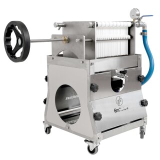 Schichtenfilter: Weinfilter-Maschine,  20x20 Weinfilter, inkl. 11 Filterplatten für 10 Tiefenfilter-Schichten, geeignet für max.20 Schichten,  inkl. Pumpe, Edelstahl-Gehäuse, fahrbar, made in EU  (versandkostenfrei *)