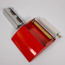 Flaschen-Etikettierer - DER Klassiker: Hade A6 Standard Hand-Etikettiergerät für Nassleim Flaschen-Etiketten, zum direkten beleimen von Papier-Etiketten ODER zum anfeuchten von Etiketten bzw. Briefmarken mit Leimseite, für max. Breite 135mm