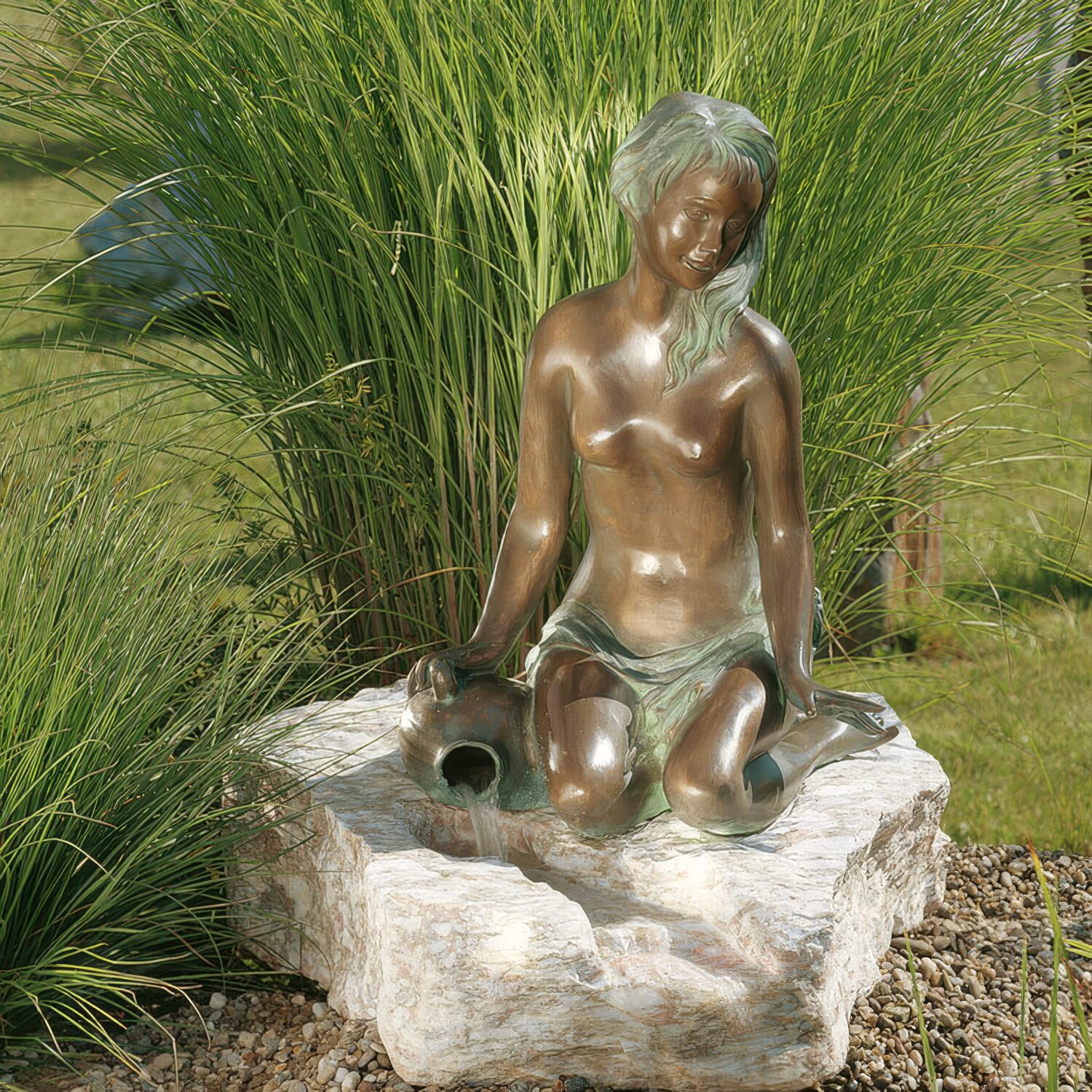 88021  Gartendeko Figur: Bronzefigur Garten,  Frau sitzend, Alena, Wasserspeier Frau, 68 cm hoch 	 
		 (Bronzefigur,Bronzeskulptur,Gartenfigur,Gartenbrunnen)  
	